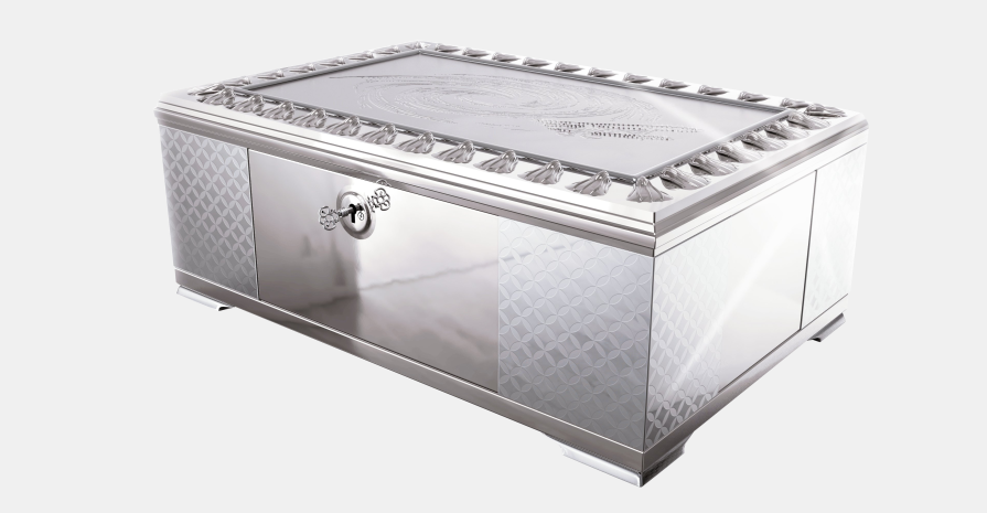gold and silver Humidor